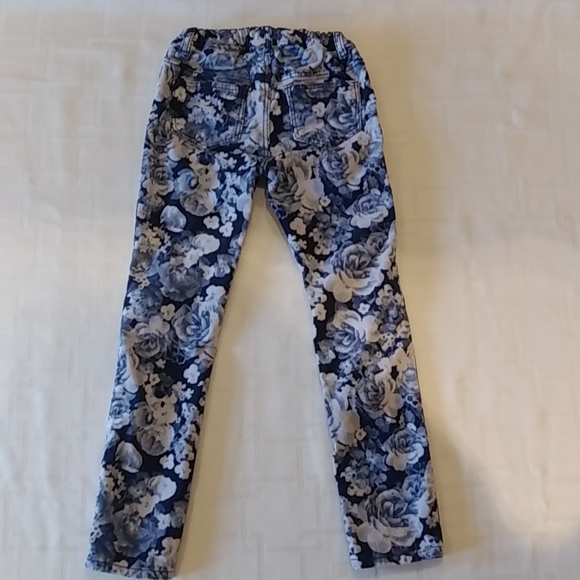 H & M Blue and White Flowered Corduroy Girls Pants - Picture 4 of 6
